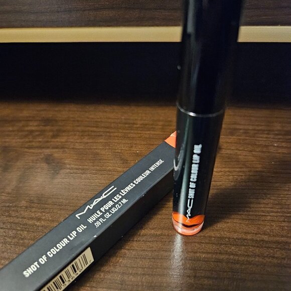 M.a.c. Shot of Colour Lip Oil / Gloss (896) in  Shots! Shots! Shots!  (NIB) - Picture 1 of 7